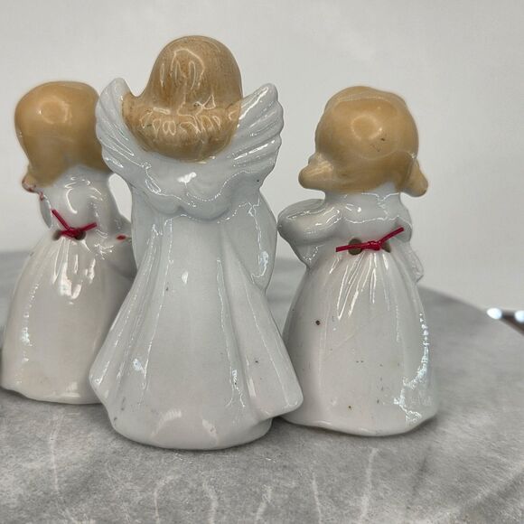 Vintage Japan Angel Bell Figurines Set of 4 Christmas Choir Gold Trim Porcelain - Picture 4 of 8